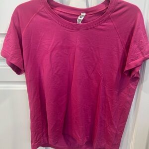Women’s 14 lululemon swiftly tech magenta short sleeve t shirt athletic shirt